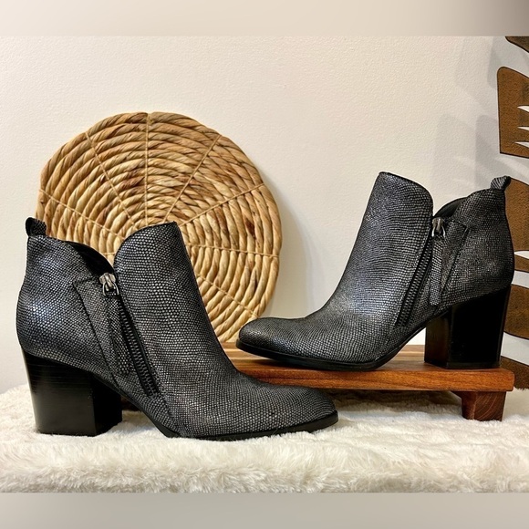 Donald J. Pliner Edyn Metallic Block Heel Ankle Boots - Picture 4 of 15